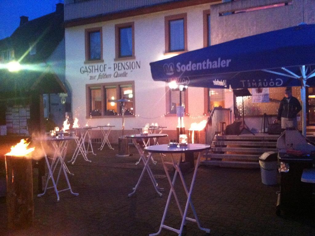 Gasthof Und Pension Zur Frischen Quelle Heigenbruecken Exterior photo